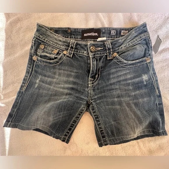 Miss Me Vintage Y2K Jean Shorts - Picture 4 of 9